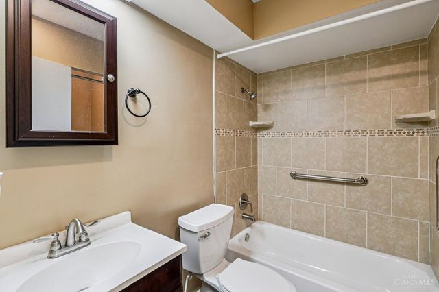 520 Meadow Lane, Trenton, OH 45067