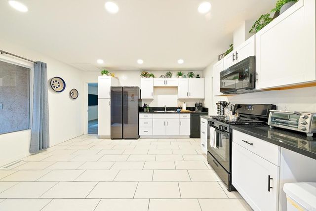 965 Rosecrans Street, San Diego, CA 92106