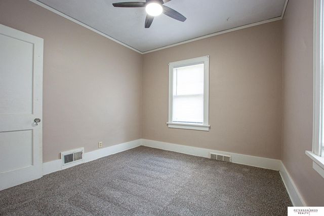 5623 Pierce Street, Omaha, NE 68106