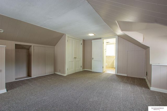 5623 Pierce Street, Omaha, NE 68106