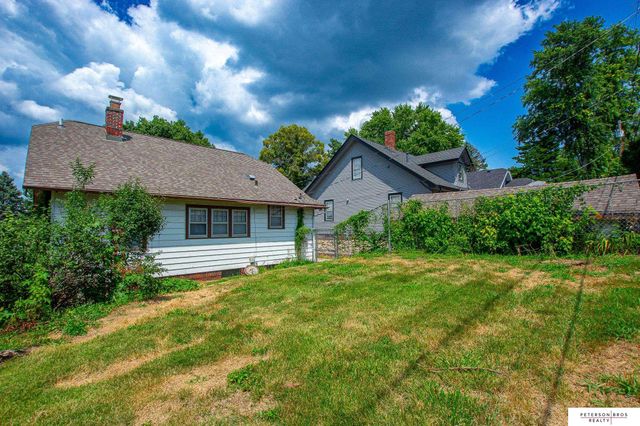 5623 Pierce Street, Omaha, NE 68106