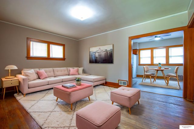 5623 Pierce Street, Omaha, NE 68106