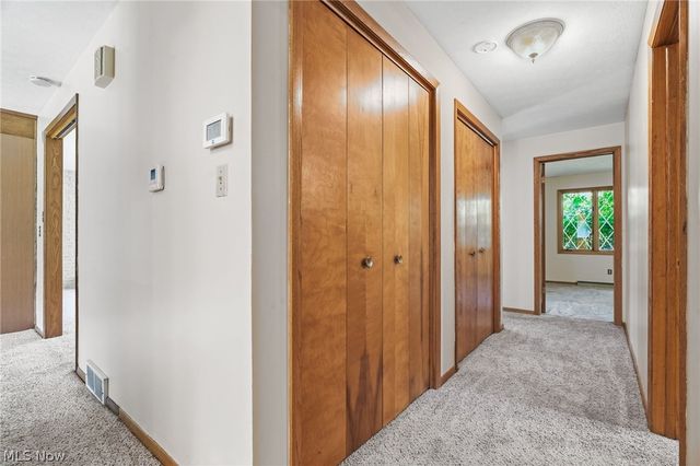 1129 Oak Tree Road, Akron, OH 44320