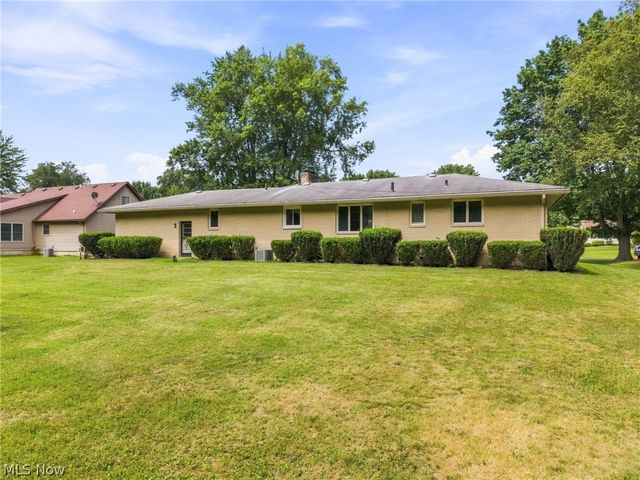 1129 Oak Tree Road, Akron, OH 44320
