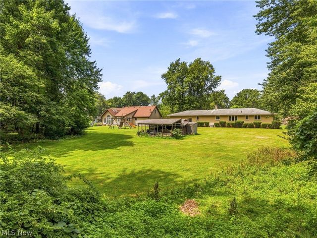 1129 Oak Tree Road, Akron, OH 44320
