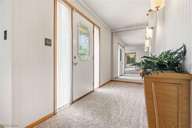 1129 Oak Tree Road, Akron, OH 44320