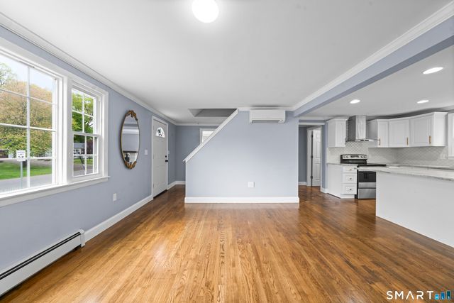 25 Putnam Drive, Enfield, CT 06082