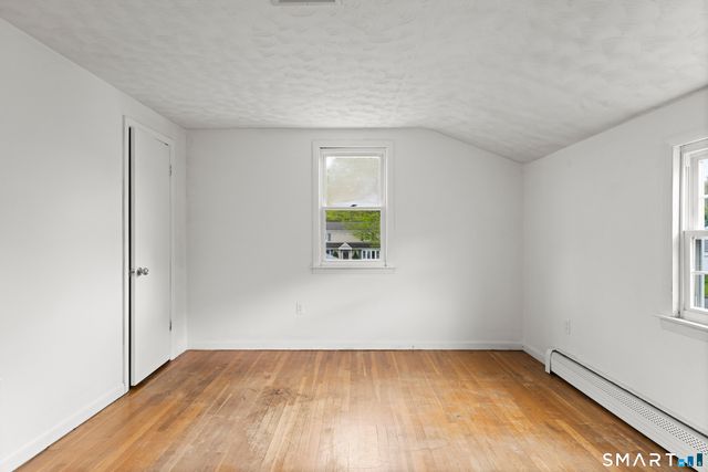 25 Putnam Drive, Enfield, CT 06082
