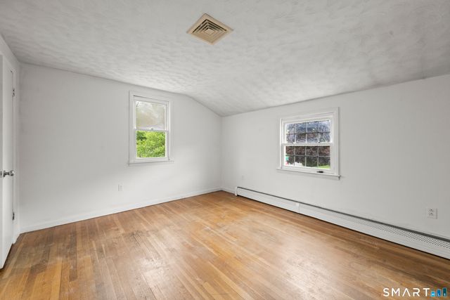 25 Putnam Drive, Enfield, CT 06082