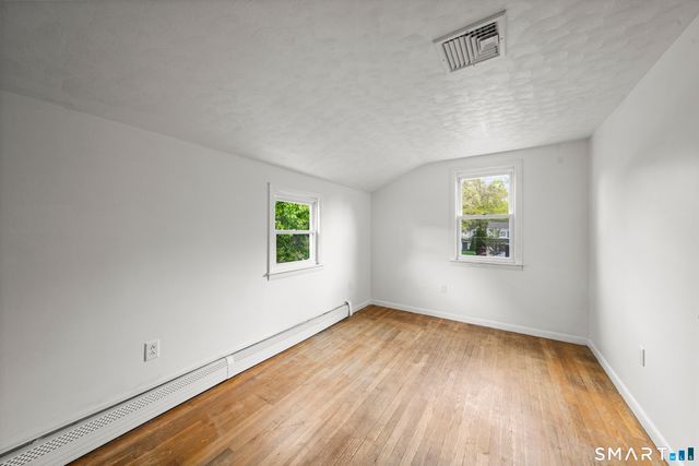 25 Putnam Drive, Enfield, CT 06082