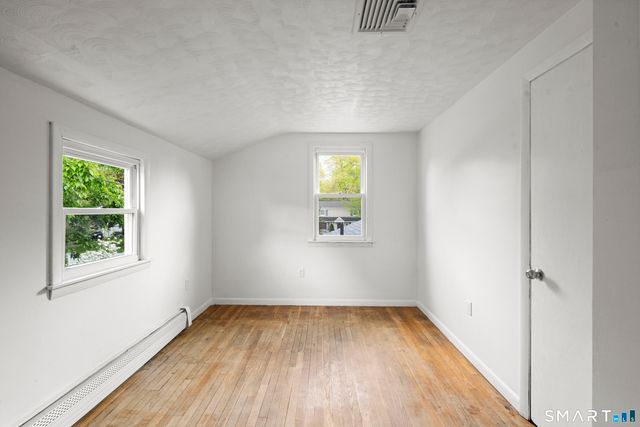 25 Putnam Drive, Enfield, CT 06082
