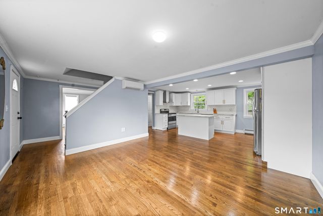 25 Putnam Drive, Enfield, CT 06082
