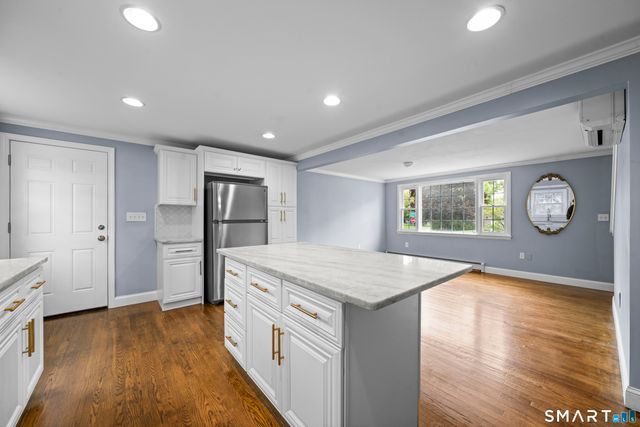 25 Putnam Drive, Enfield, CT 06082