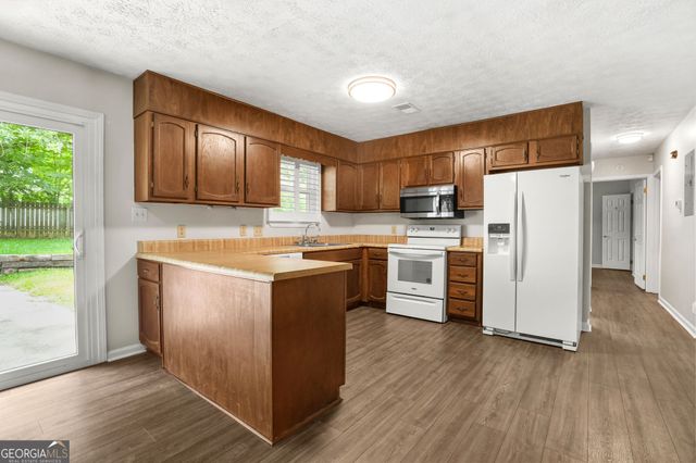 6988 Tan Bark Court, Riverdale, GA 30296