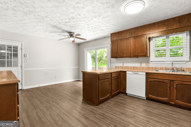 6988 Tan Bark Court, Riverdale, GA 30296