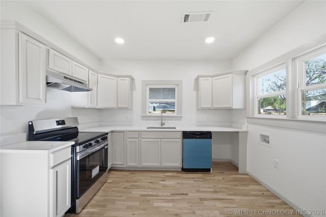 312 E 5th Street, Claremore, OK 74017