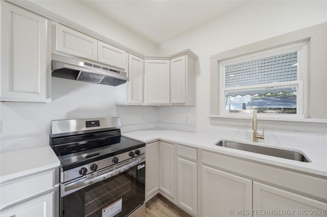 312 E 5th Street, Claremore, OK 74017