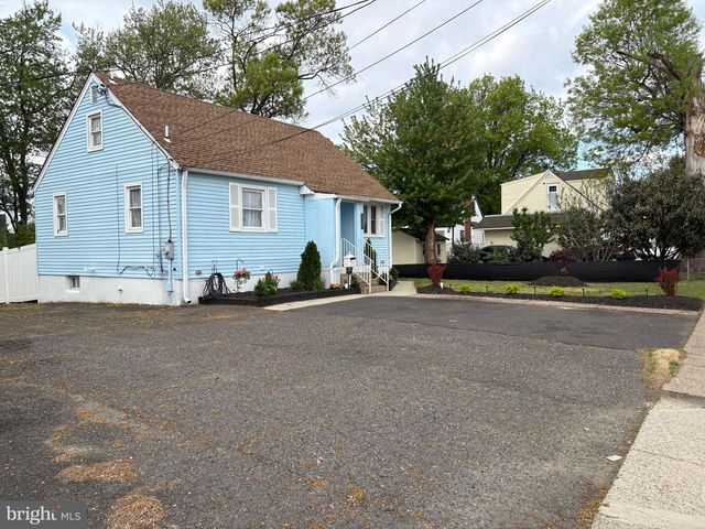 1026 W BROWNING RD, Bellmawr, NJ 08031