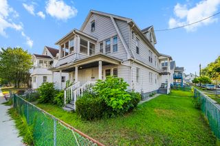 708-710 Carew St, Springfield, MA 01104