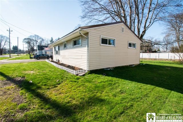 93 East Summit Avenue, Busti, NY 14750