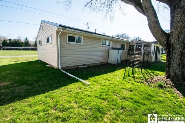 93 East Summit Avenue, Busti, NY 14750