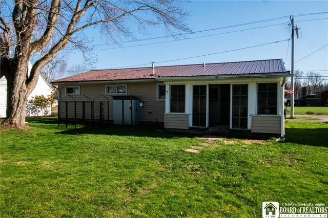 93 East Summit Avenue, Busti, NY 14750