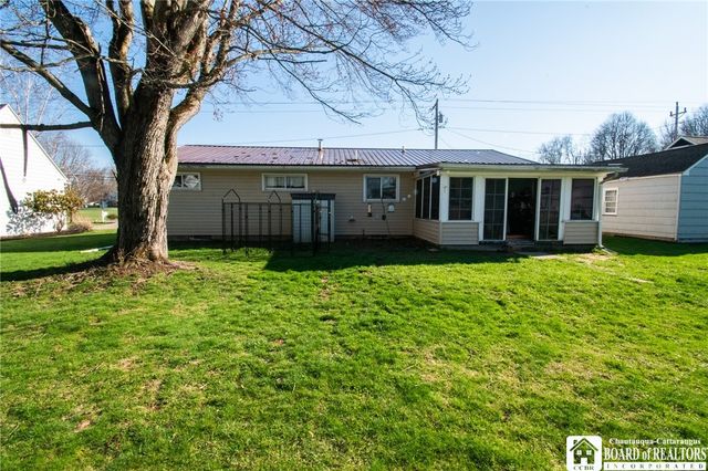 93 East Summit Avenue, Busti, NY 14750