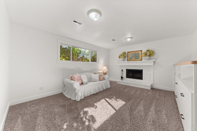 806 W Teal Ave, Spokane, WA 99218