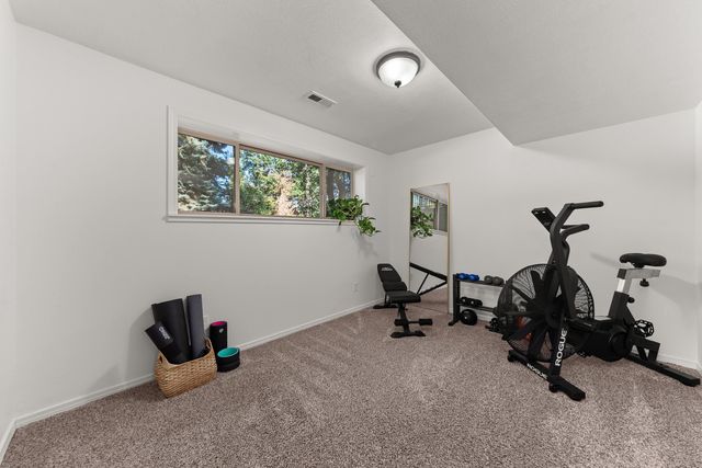 806 W Teal Ave, Spokane, WA 99218