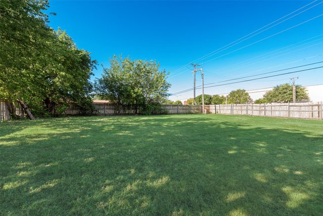 102 Silver Creek Drive, Duncanville, TX 75137