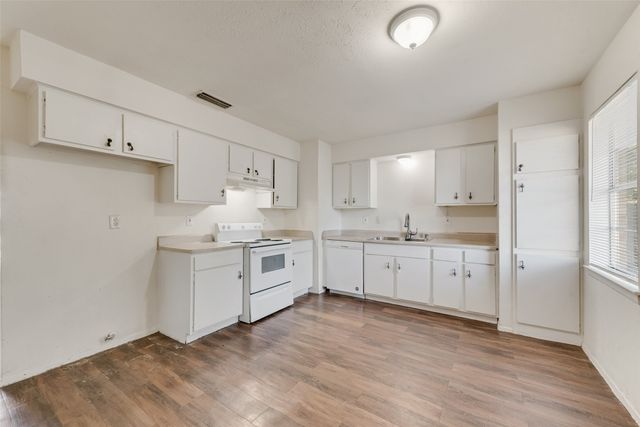 102 Silver Creek Drive, Duncanville, TX 75137
