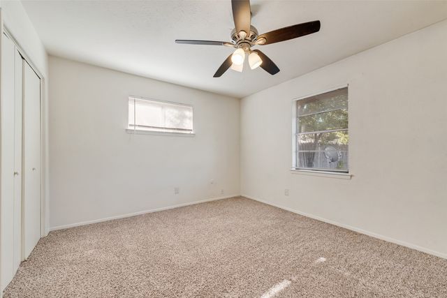 102 Silver Creek Drive, Duncanville, TX 75137