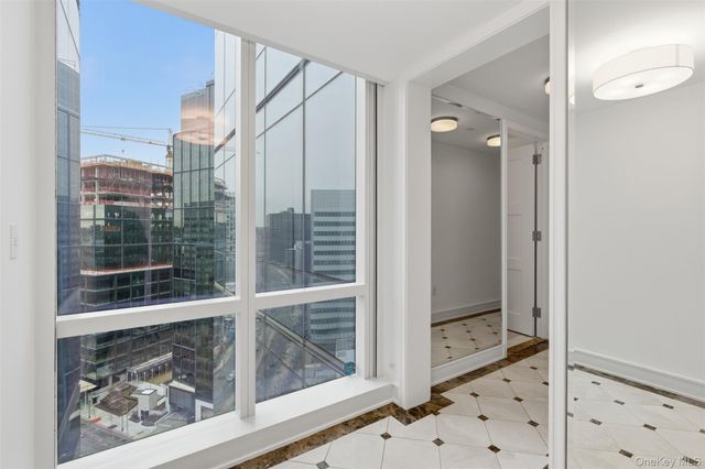 5 Renaissance Square 16D, White Plains, NY 10601