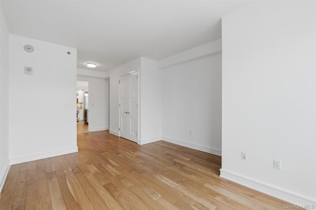 5 Renaissance Square 16D, White Plains, NY 10601