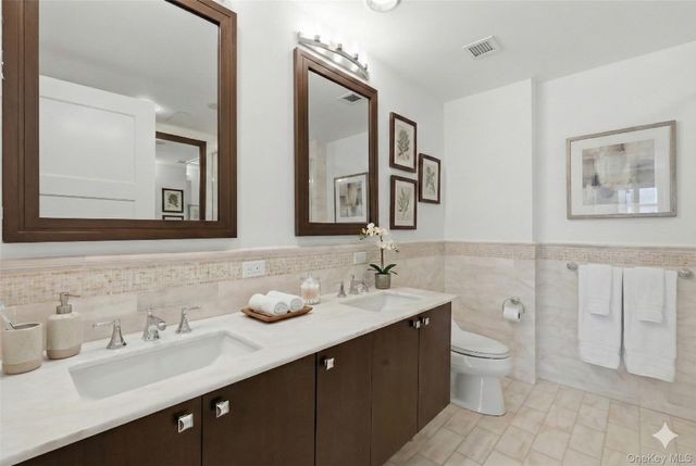 5 Renaissance Square 16D, White Plains, NY 10601