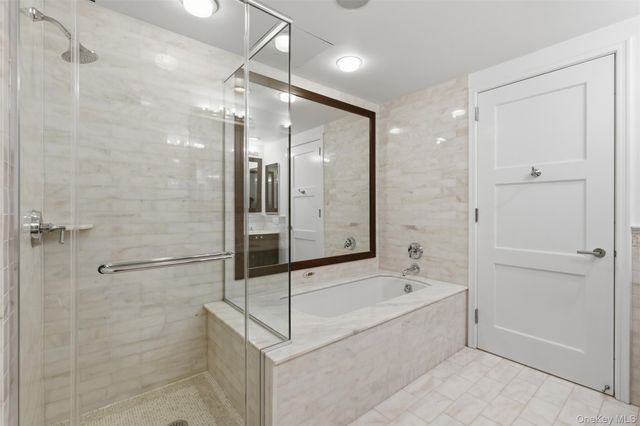 5 Renaissance Square 16D, White Plains, NY 10601