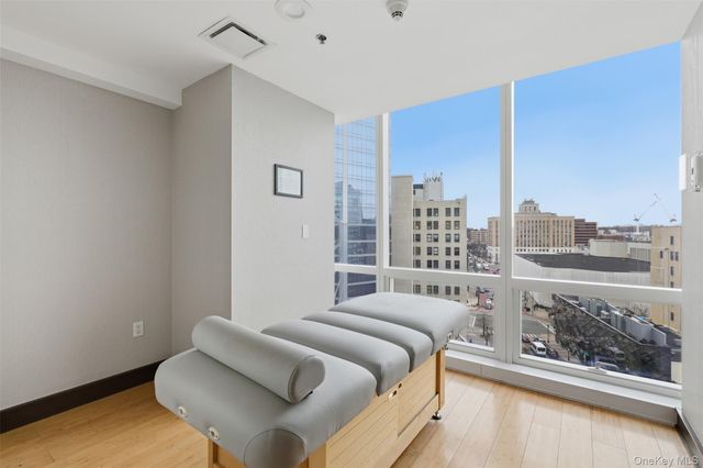 5 Renaissance Square 16D, White Plains, NY 10601