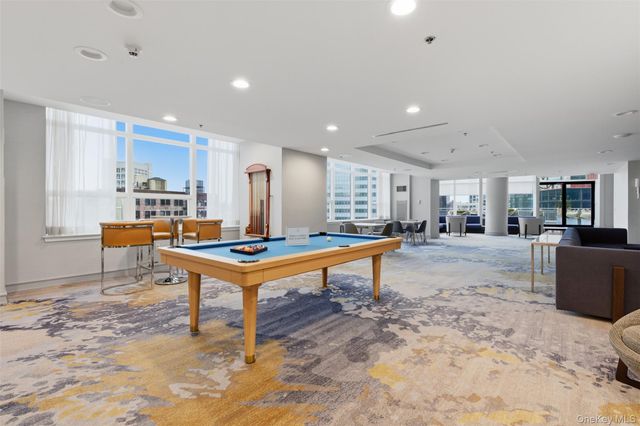 5 Renaissance Square 16D, White Plains, NY 10601