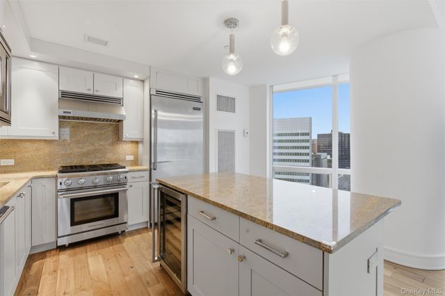 5 Renaissance Square 16D, White Plains, NY 10601