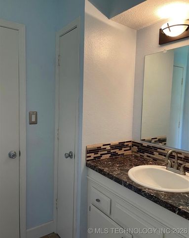 6357 S 80th East Avenue 3E, Tulsa, OK 74133