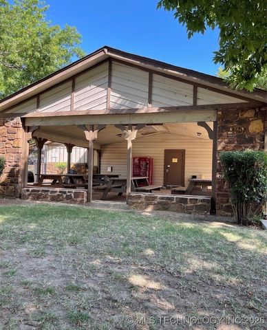 6357 S 80th East Avenue 3E, Tulsa, OK 74133