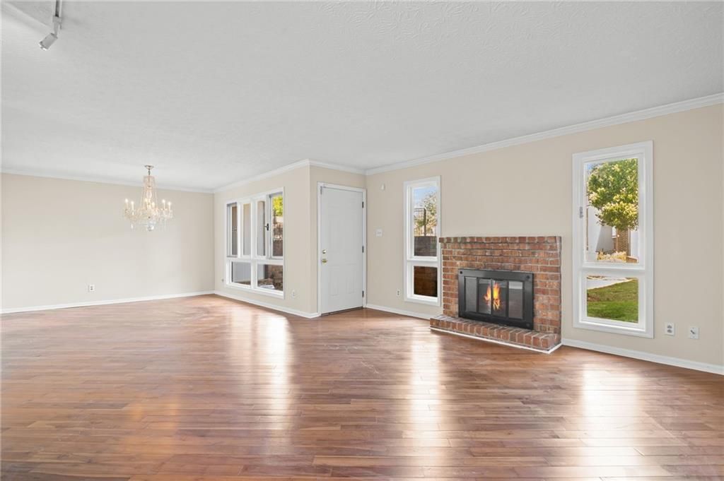 Image 10 of property listing at 3241 Clairmont North NE, Brookhaven, GA 30329