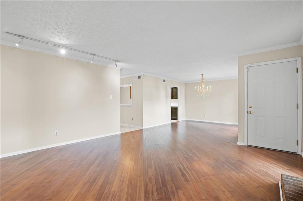 Image 12 of property listing at 3241 Clairmont North NE, Brookhaven, GA 30329