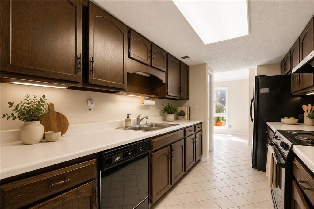 Image 15 of property listing at 3241 Clairmont North NE, Brookhaven, GA 30329