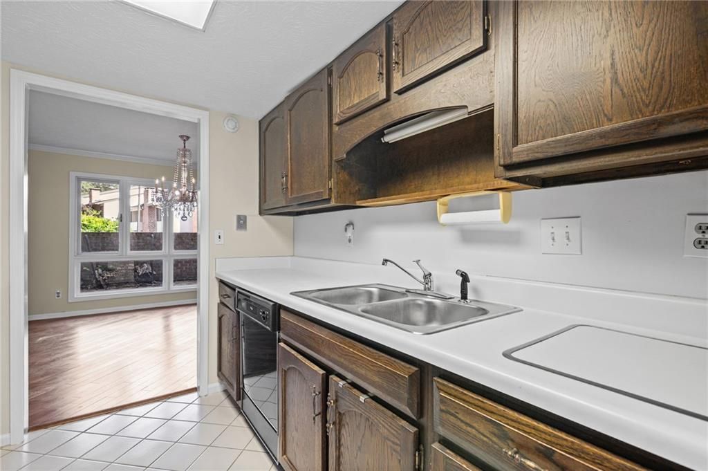 Image 19 of property listing at 3241 Clairmont North NE, Brookhaven, GA 30329