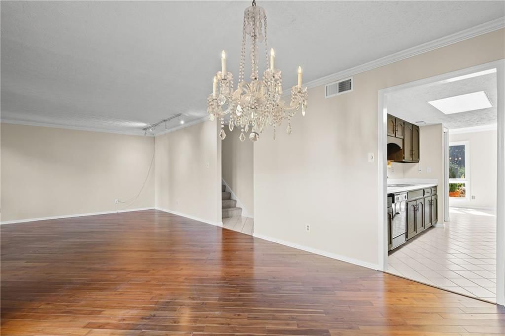 Image 20 of property listing at 3241 Clairmont North NE, Brookhaven, GA 30329
