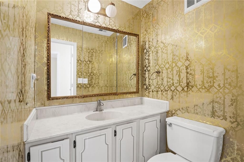 Image 23 of property listing at 3241 Clairmont North NE, Brookhaven, GA 30329