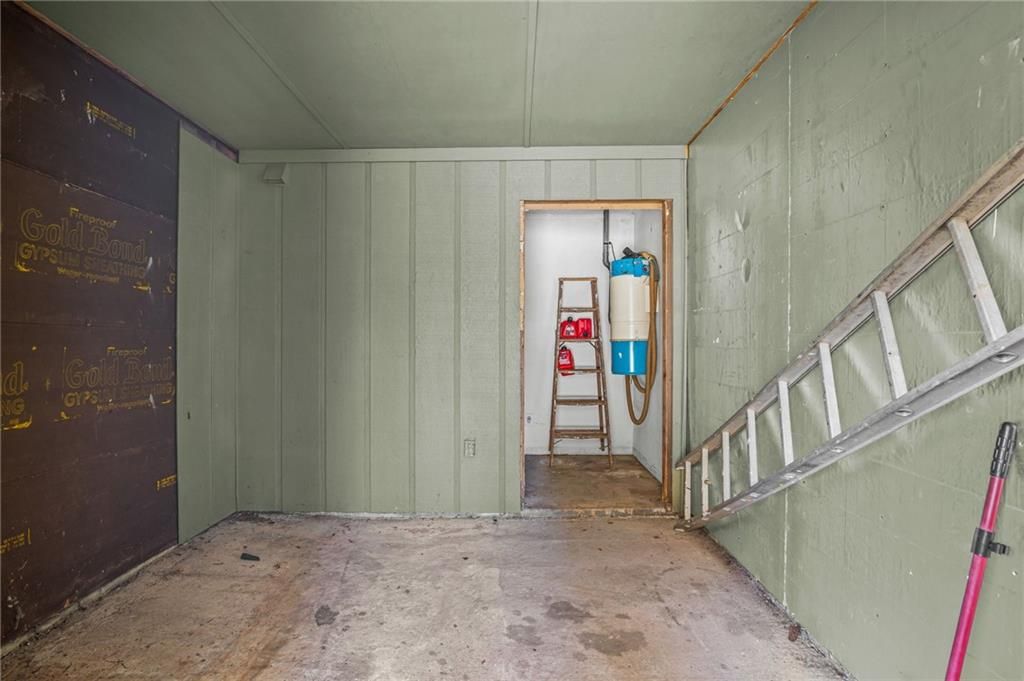 Image 39 of property listing at 3241 Clairmont North NE, Brookhaven, GA 30329