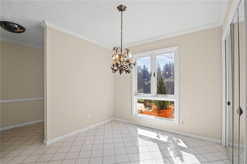 Image 7 of property listing at 3241 Clairmont North NE, Brookhaven, GA 30329