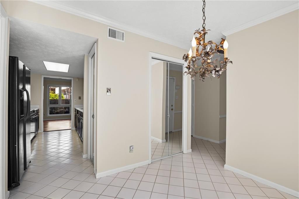 Image 8 of property listing at 3241 Clairmont North NE, Brookhaven, GA 30329